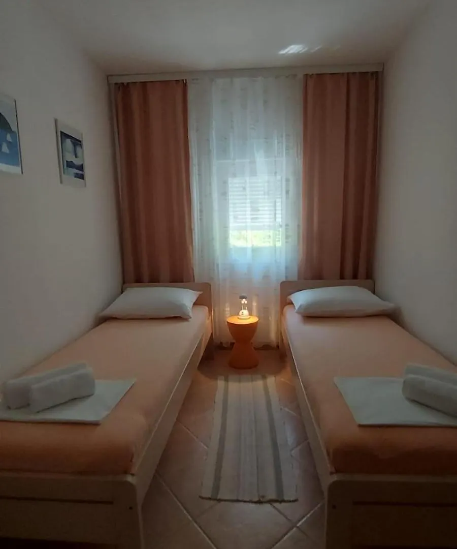 Apartmani Presecki Pag Town 0*,
