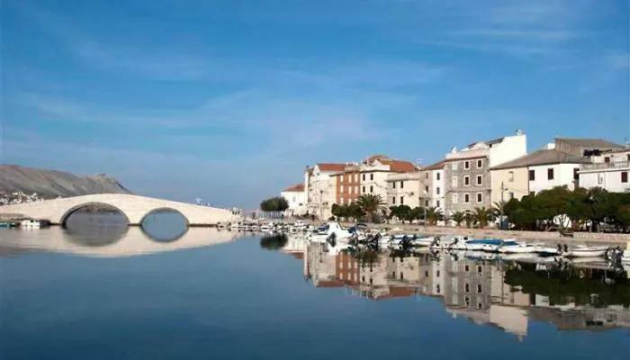 Apartmani Presecki Pag Town Apartment